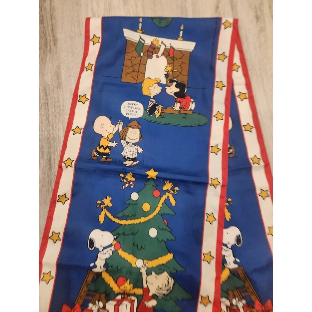 Vtg. Peanuts Snoopy Christmas Oblong Scarf Made In Italy 100% Polyester 53